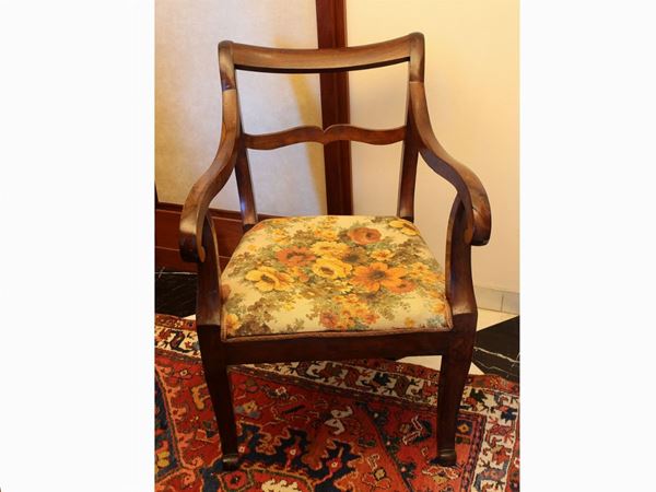 A walnut armchair  (half of 19th century)  - Auction Furniture and Paintings from Palazzo al Bosco and from other private property - Maison Bibelot - Casa d'Aste Firenze - Milano