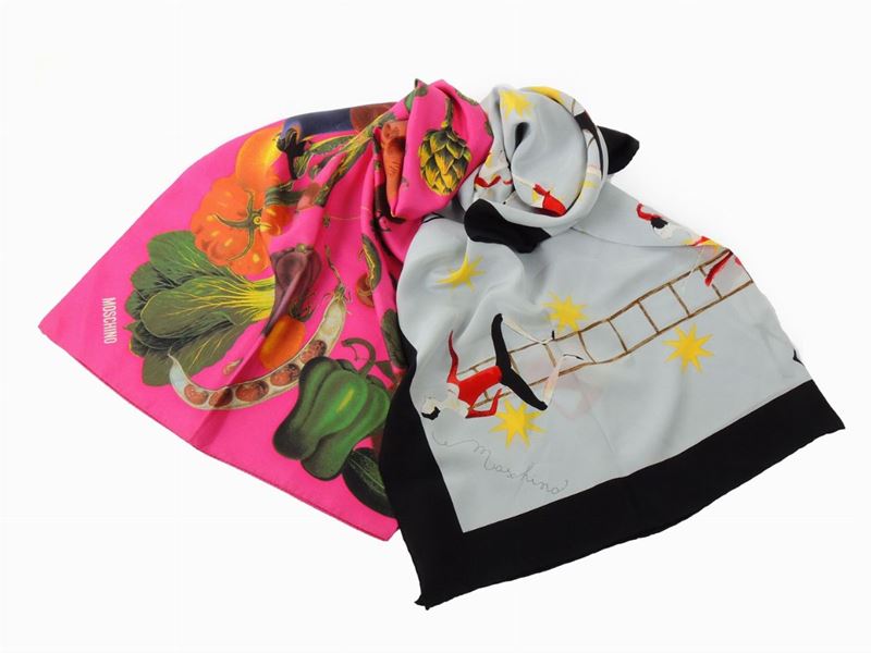 Due Foulard in Seta, Moschino