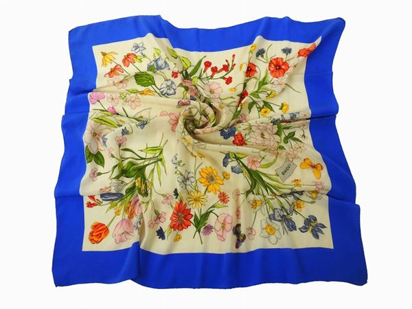 Silk scarf "Flora", Gucci  - Auction Accessories and Fashion Vintage - Maison Bibelot - Casa d'Aste Firenze - Milano