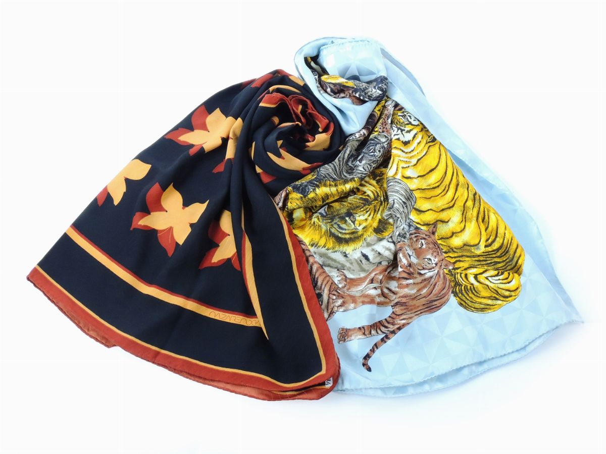 Lotto di Foulard e Sciarpe in Seta e Viscosa