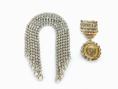 Due Spille in Strass e Metallo Dorato