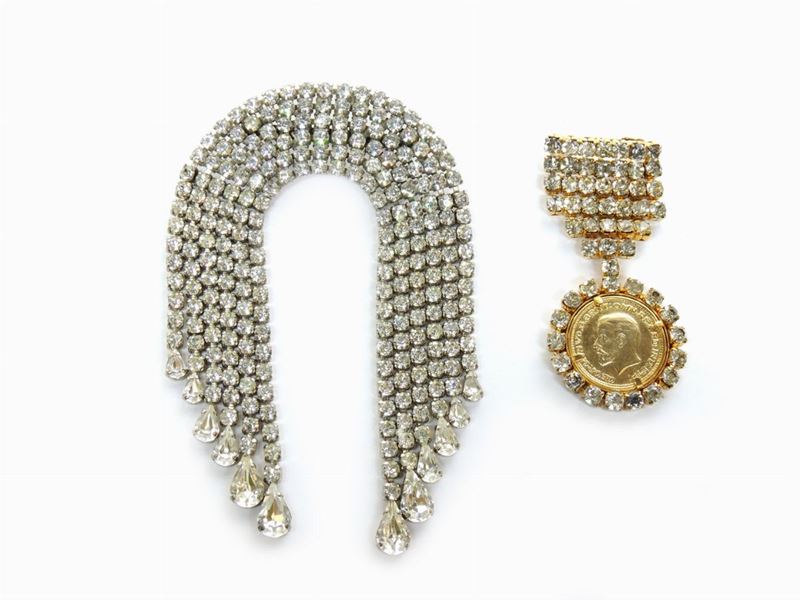 Due Spille in Strass e Metallo Dorato