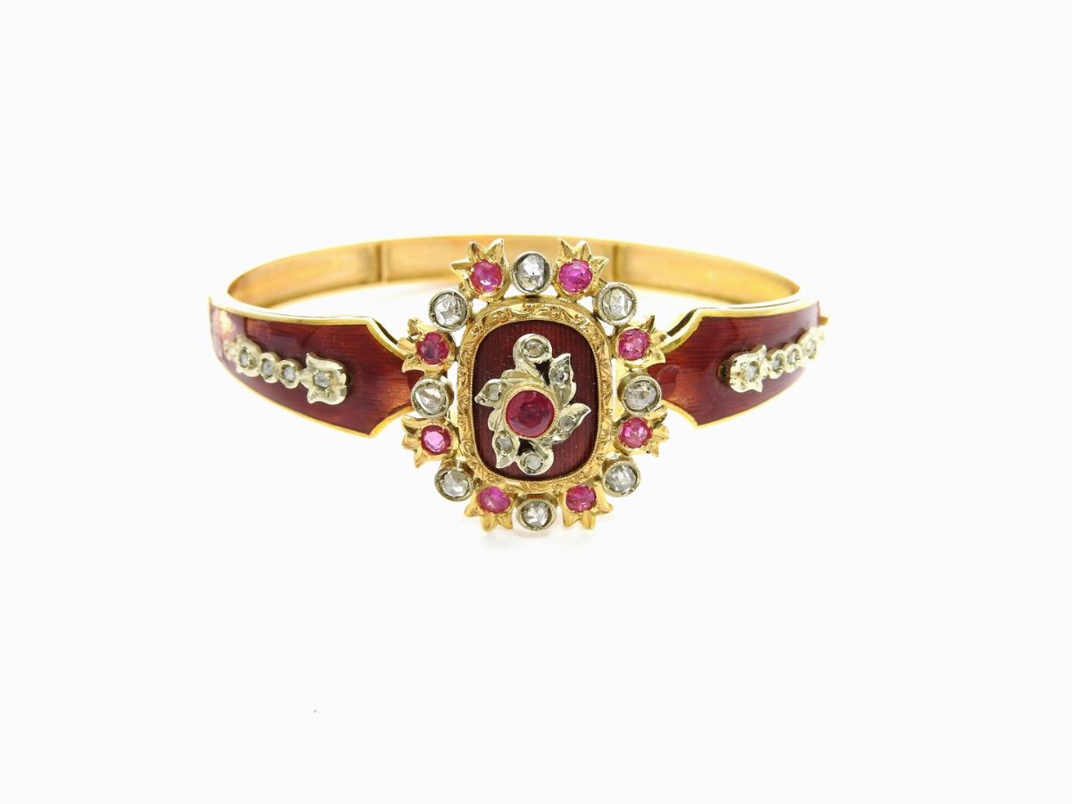 Demi Parure Bracciale Rigido e Spilla in Oro Giallo, Smalti, Diamanti e Rubini