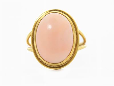 Anello in Oro Giallo e Corallo Rosa