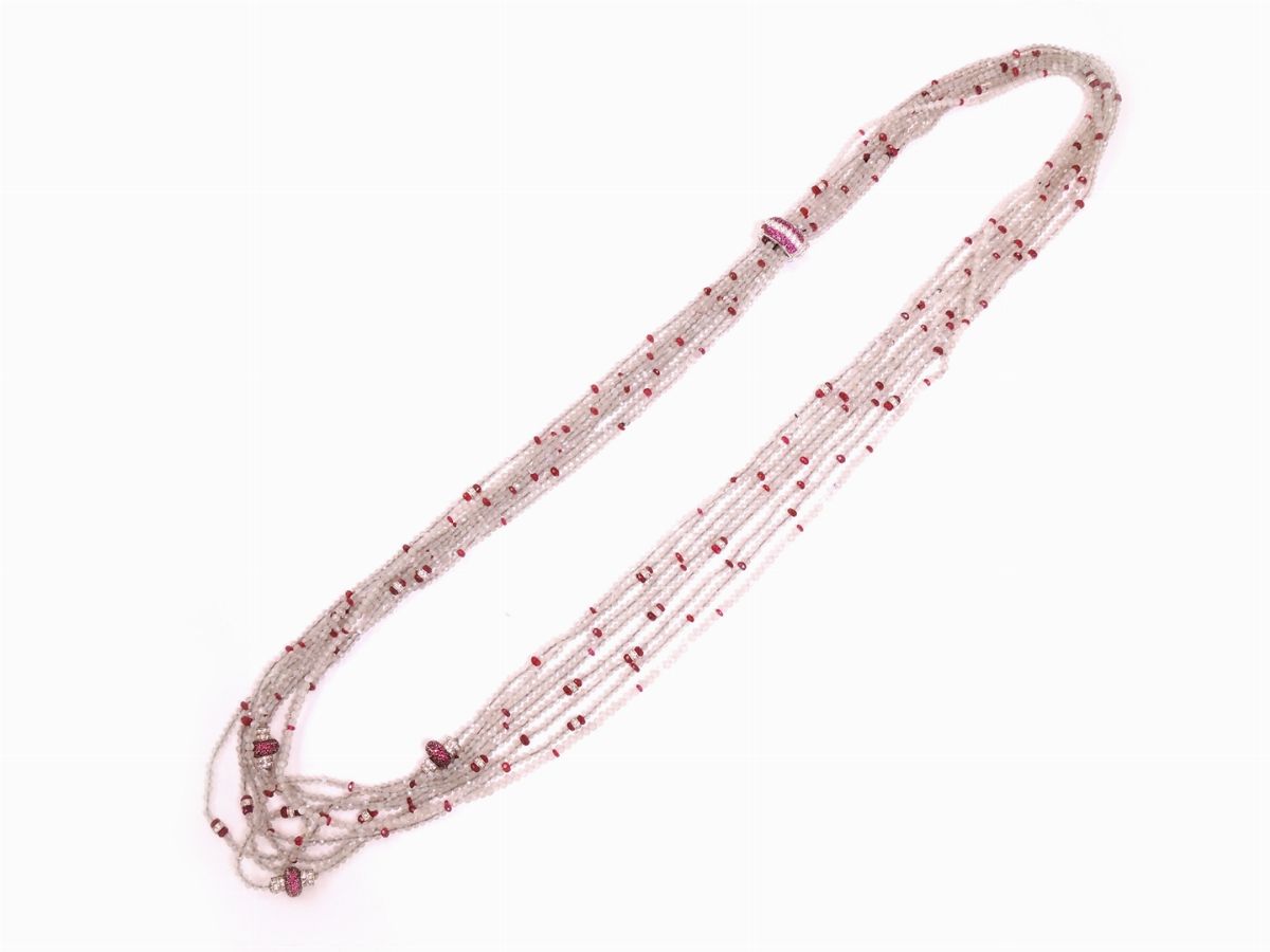 Collana Scomponibile a Nove Fili di Adularia con Inserti e Fermezza in Oro Bianco, Diamanti e Rub...