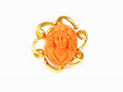 Anello in Oro Giallo, Diamanti e Corallo Inciso