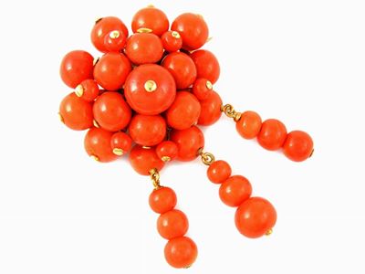Spilla in Oro Giallo e Corallo Rosso