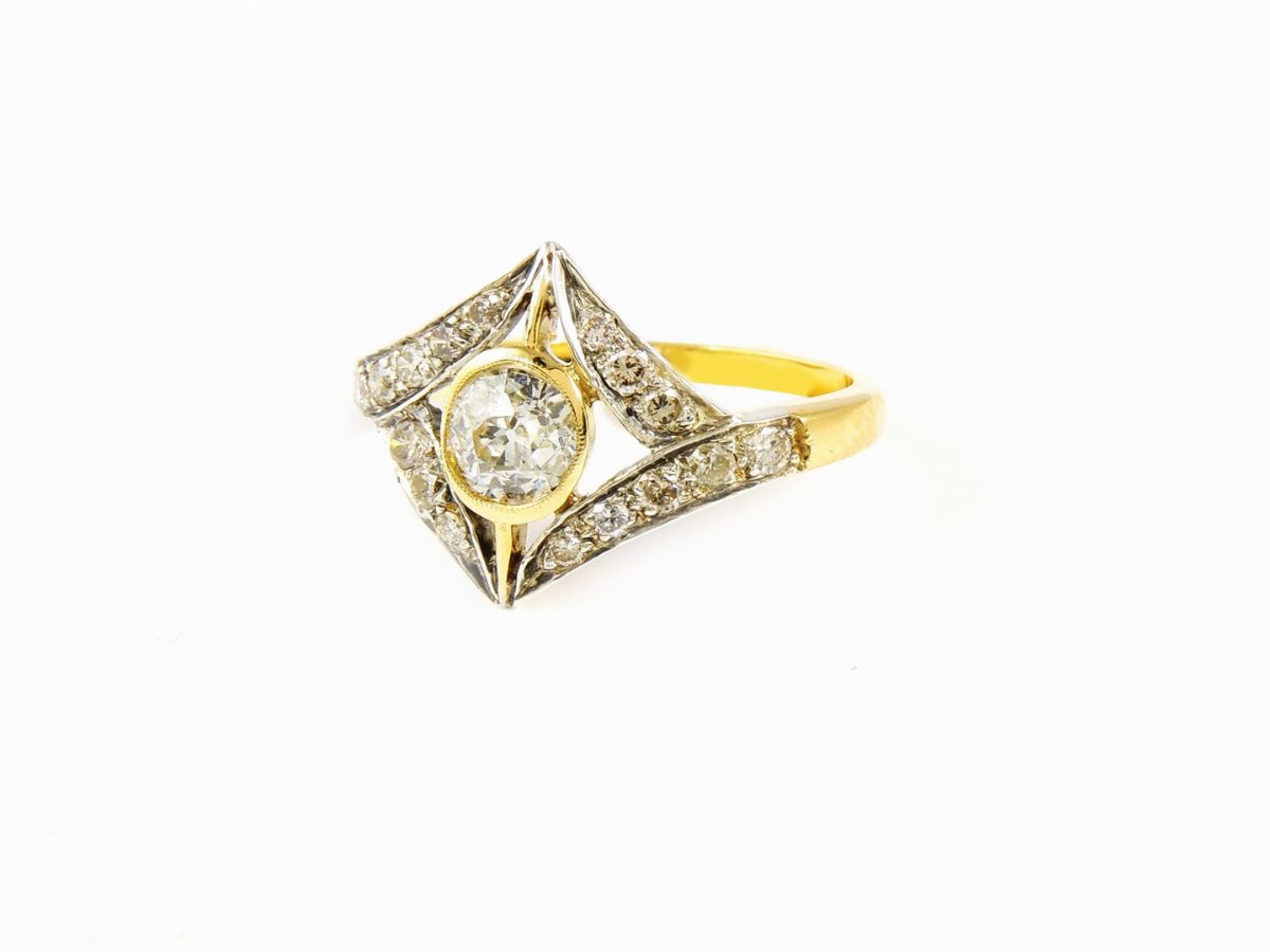 Anello in Oro Giallo e Argento con Diamanti
