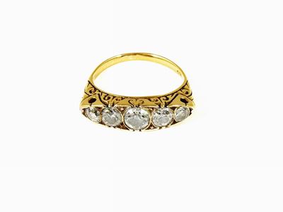 Anello in Oro Giallo con Diamanti