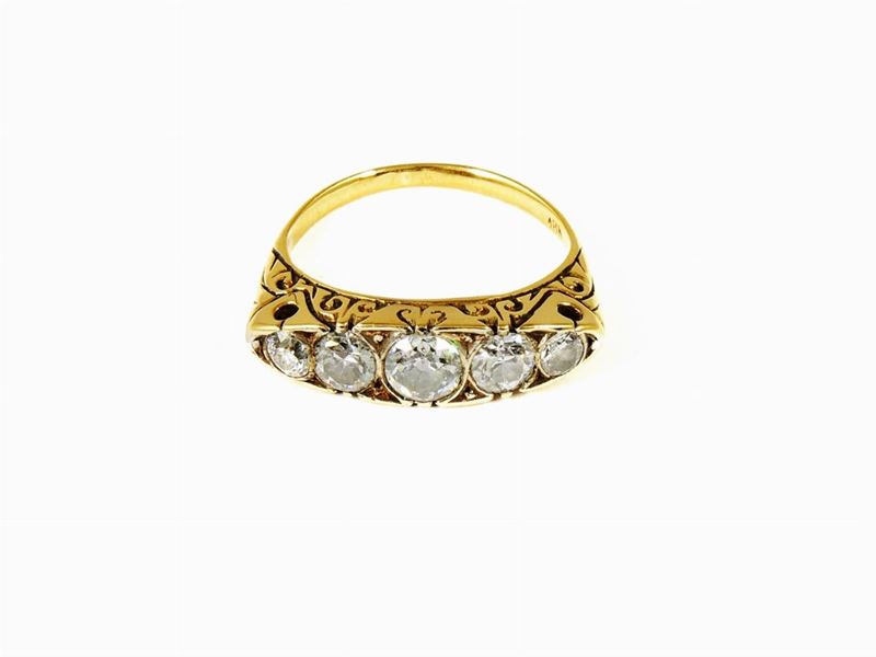 Anello in Oro Giallo con Diamanti