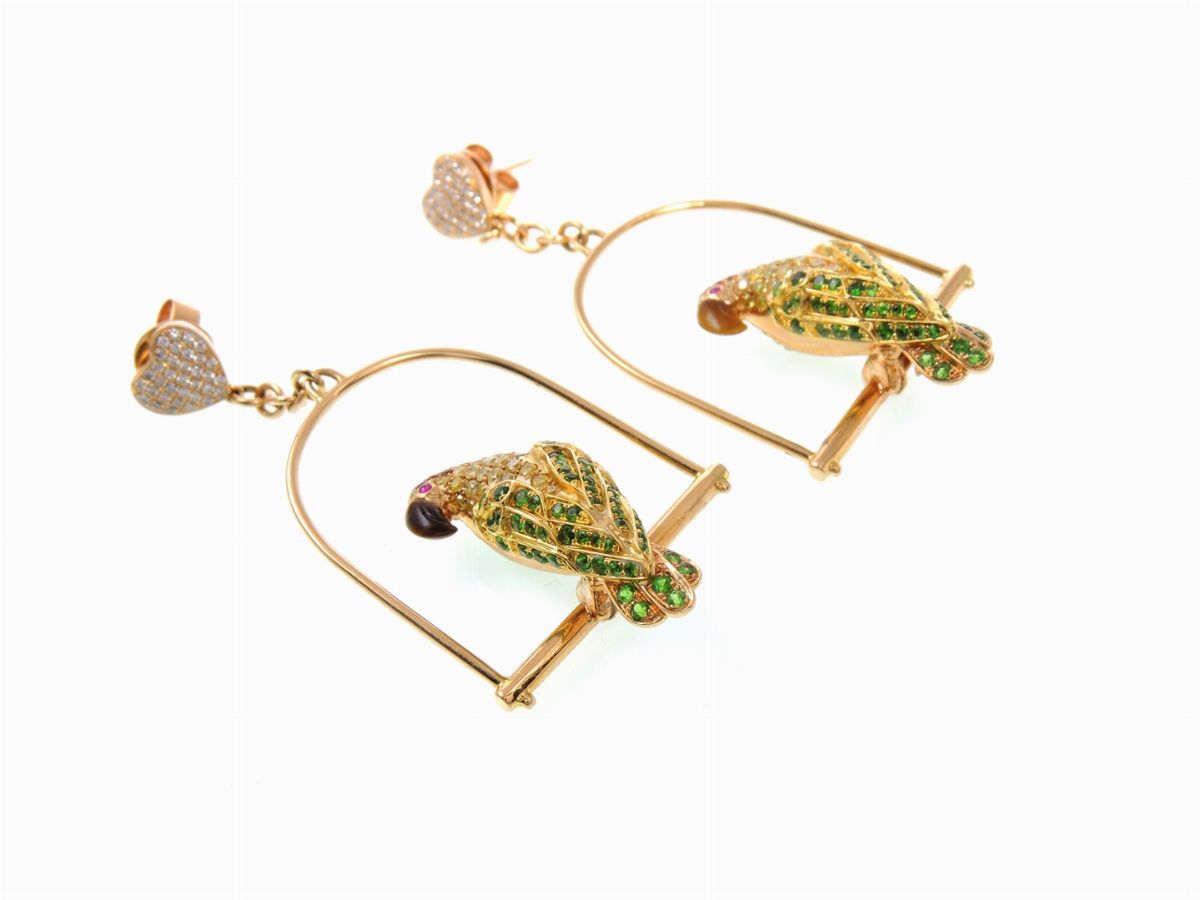 Orecchini Pendenti Animalier in Oro Giallo, Diamanti, Granati Tsavorite e Occhio di Tigre