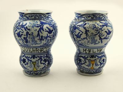 Coppia di Albarelli in Terracotta Smaltata