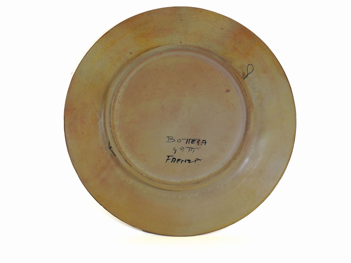 Piatto da Parata in Terracotta Gatti Faenza Smaltata a Lustro