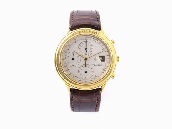 Yellow gold Audemars Piguet gentlemen wrist chronograph