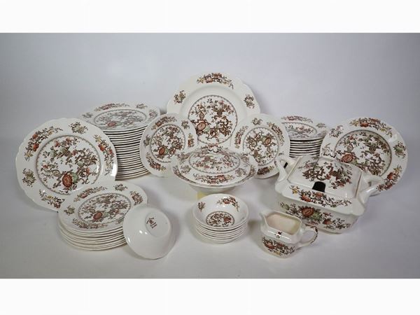 A Crown Ducal english pottery dish set