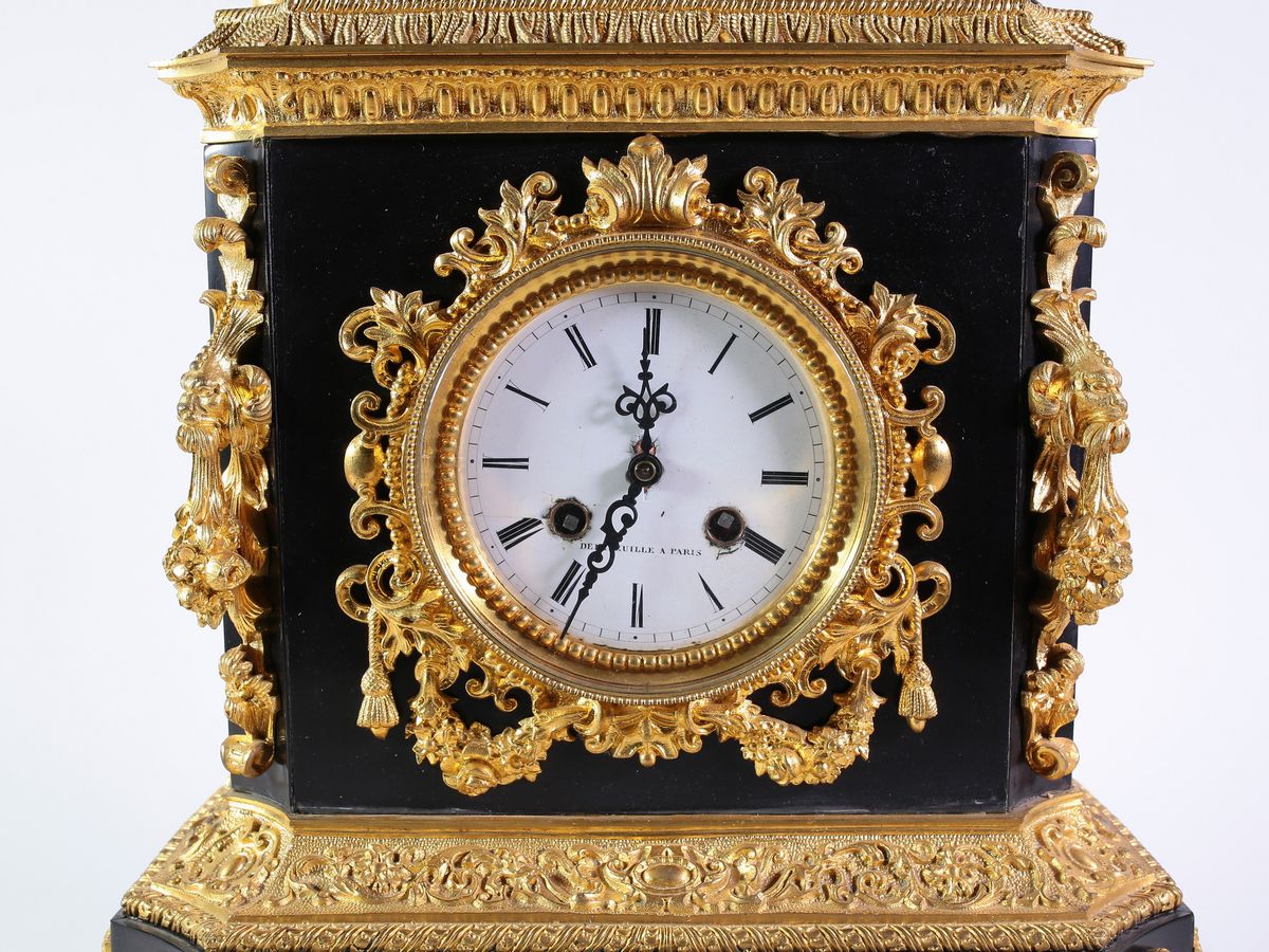 Orologio da Camino in Bronzo Dorato e Marmo Nero del Belgio