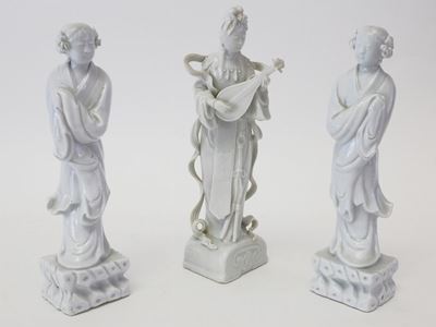 Tre Figure in Porcellana