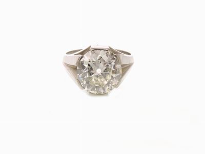 Anello Solitario in Oro Bianco con Diamante