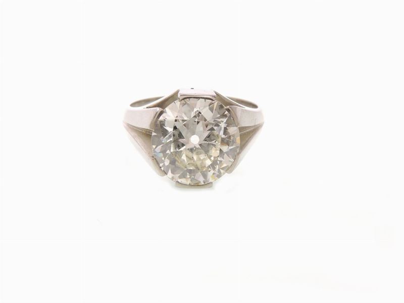 Anello Solitario in Oro Bianco con Diamante