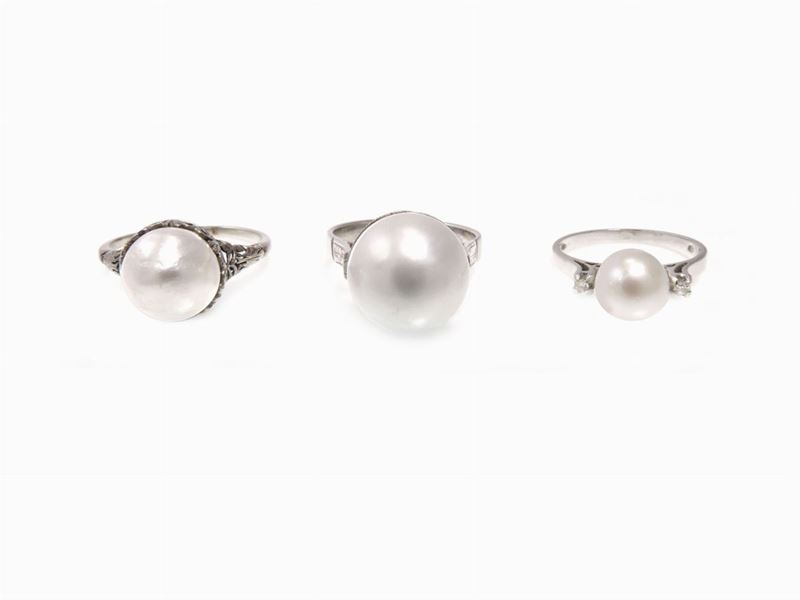 Tre Anelli in Oro Bianco con Perle e Piccoli Diamanti