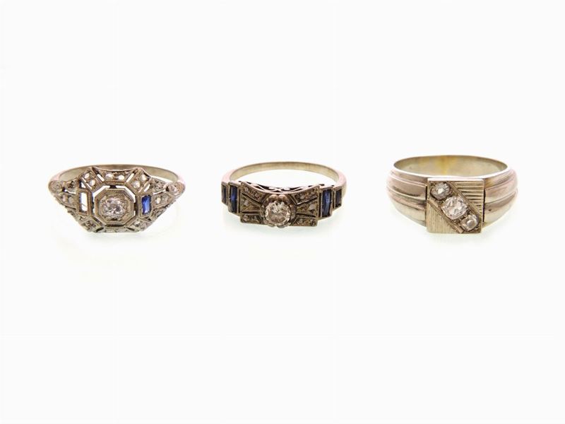 Tre Anelli in Oro Bianco con Diamanti e Pietre Blu