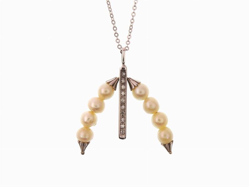 Catenina e Pendente in Oro Bianco con Diamanti e Perle