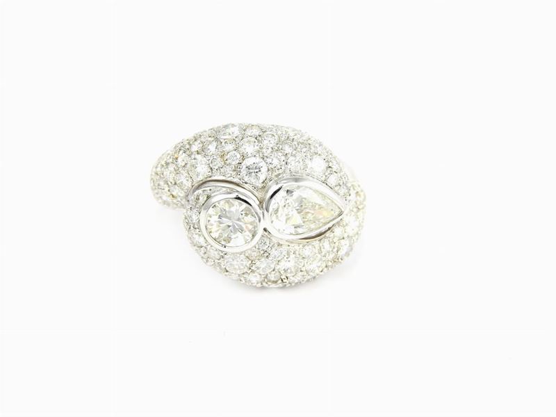 Anello Contrarié Elvira Cammarata in Oro Bianco e Diamanti