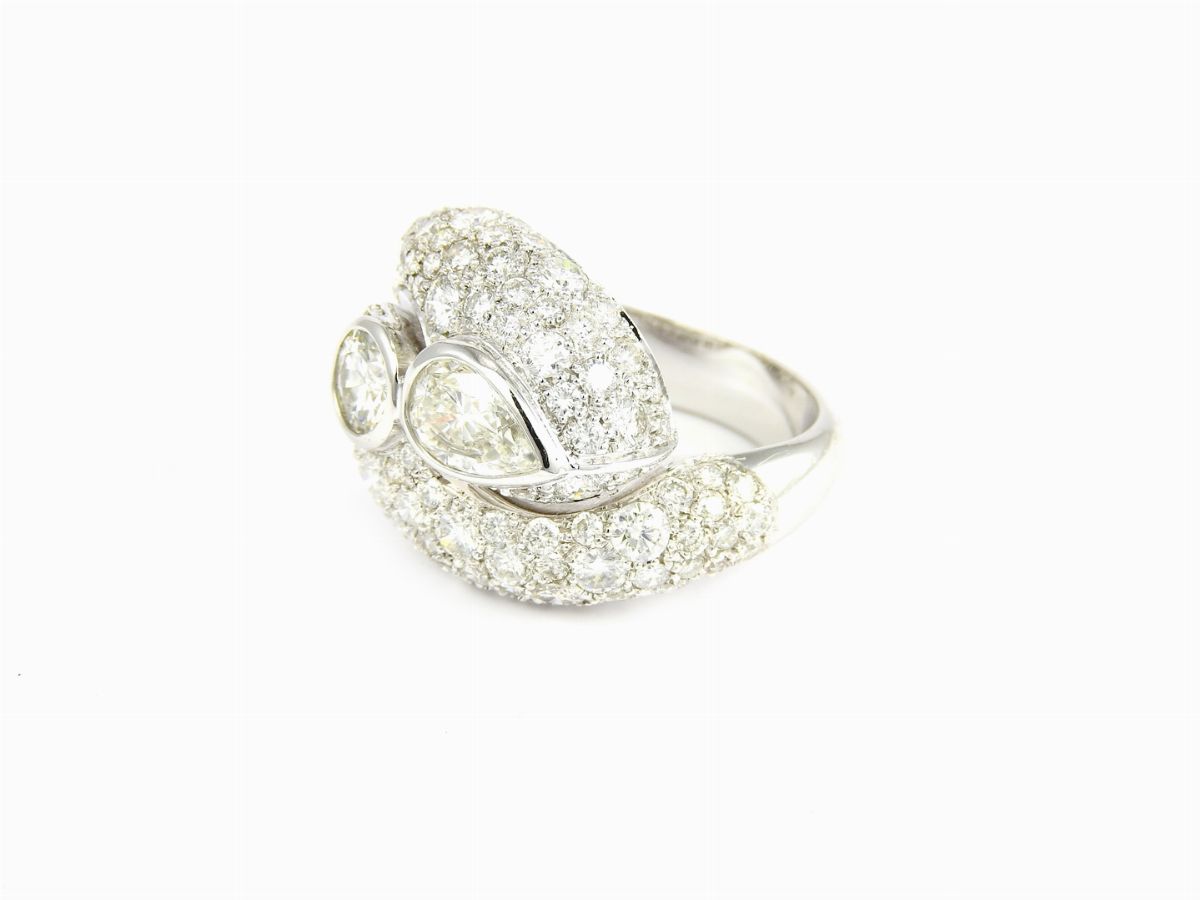 Anello Contrarié Elvira Cammarata in Oro Bianco e Diamanti