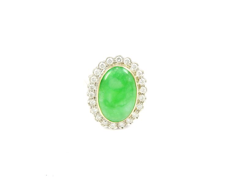 Anello a Margherita in Oro Giallo e Bianco con Diamanti e Giadeite Verde