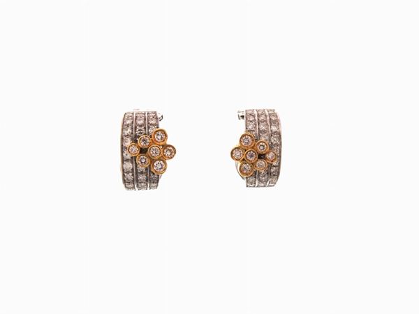 White and yellow gold earrings with diamonds