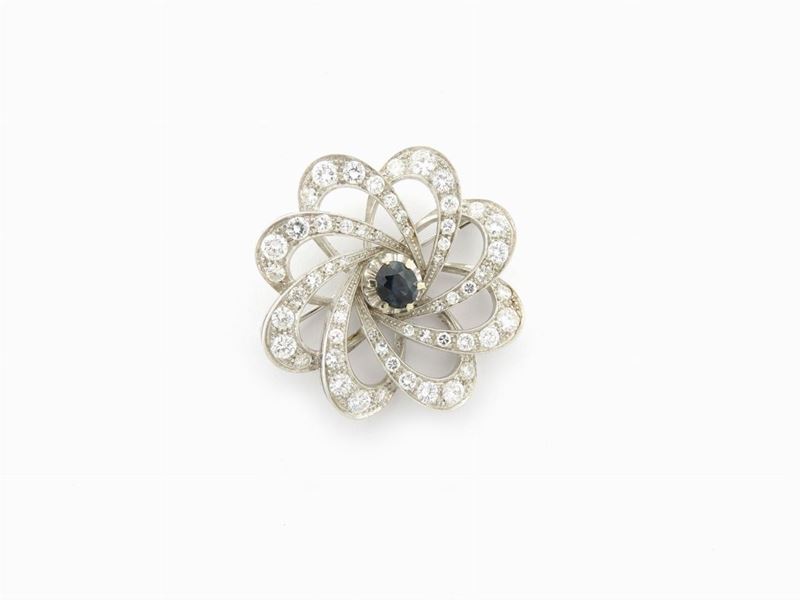 Spilla in Oro Bianco con Diamanti e Zaffiro