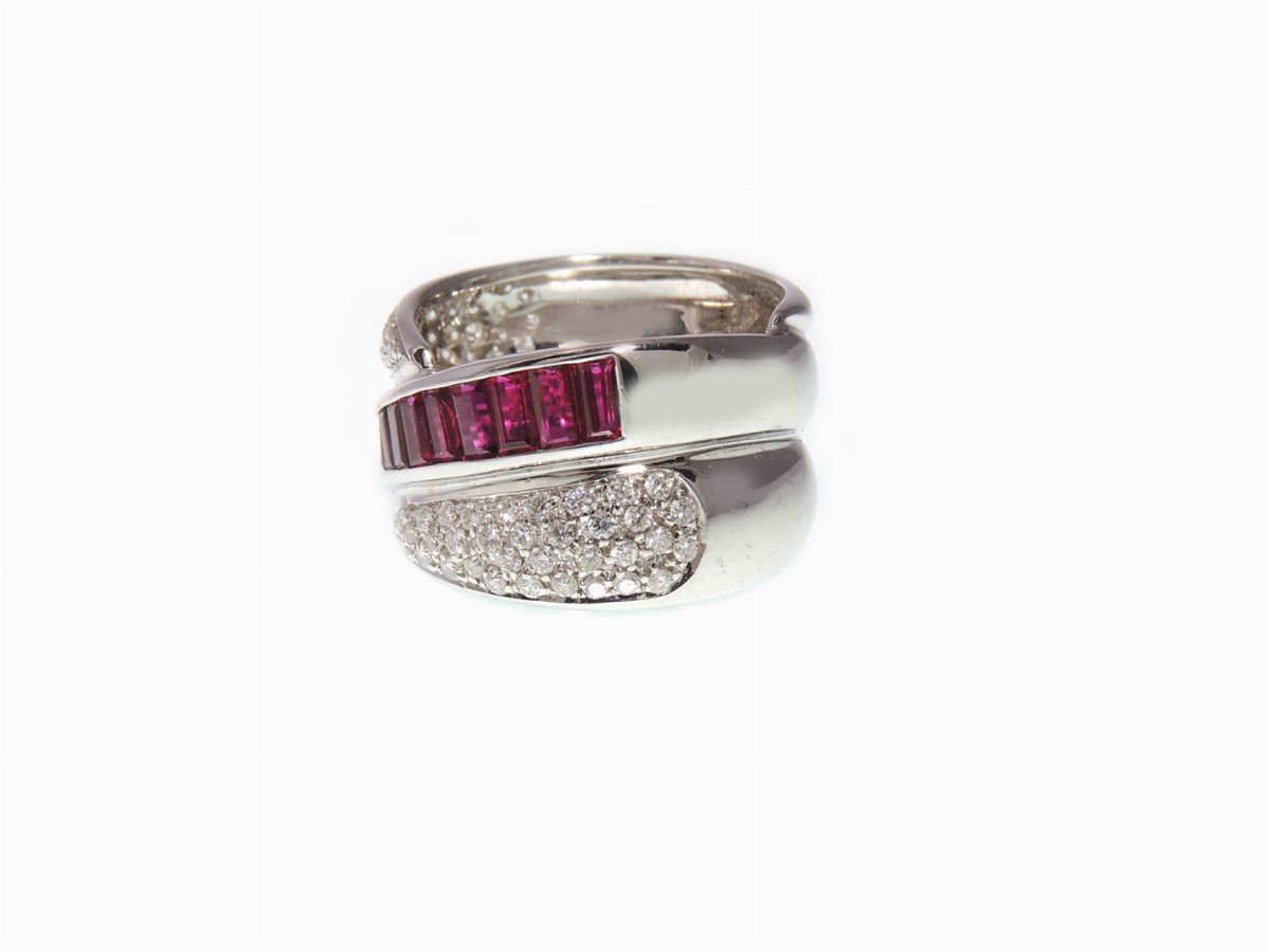 Anello a Fascia in Oro Bianco con Diamanti e Rubini
