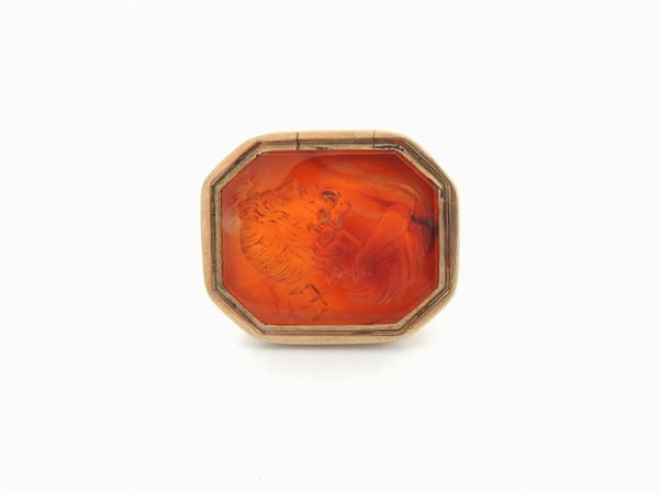 Low alloy pink gold seal with carved carnelian