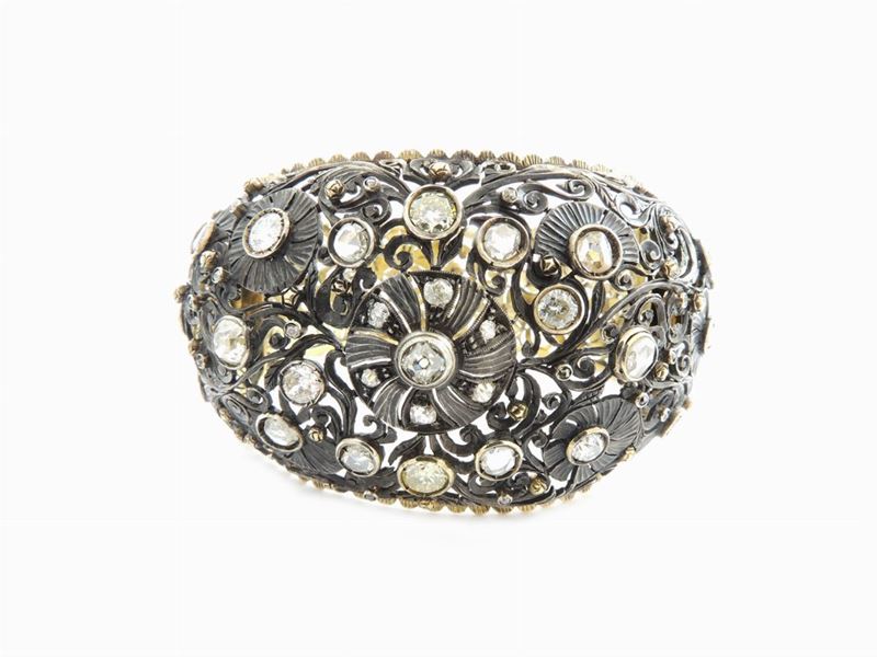 Bracciale Rigido in Oro Giallo e Argento con Diamanti