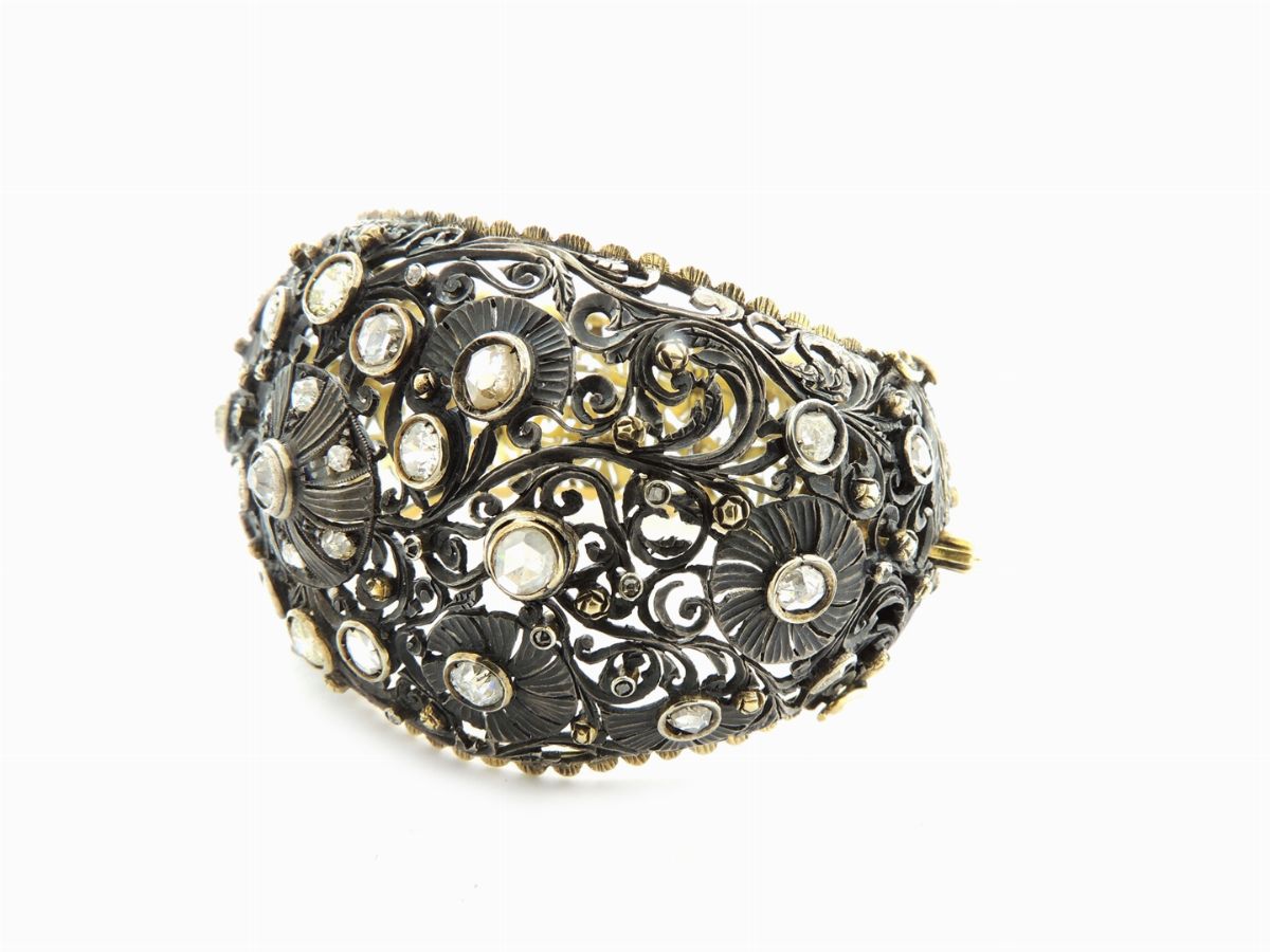 Bracciale Rigido in Oro Giallo e Argento con Diamanti