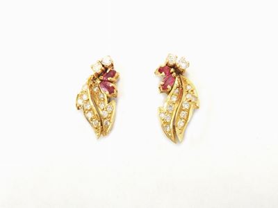 Orecchini in Oro Giallo, Diamanti e Rubini