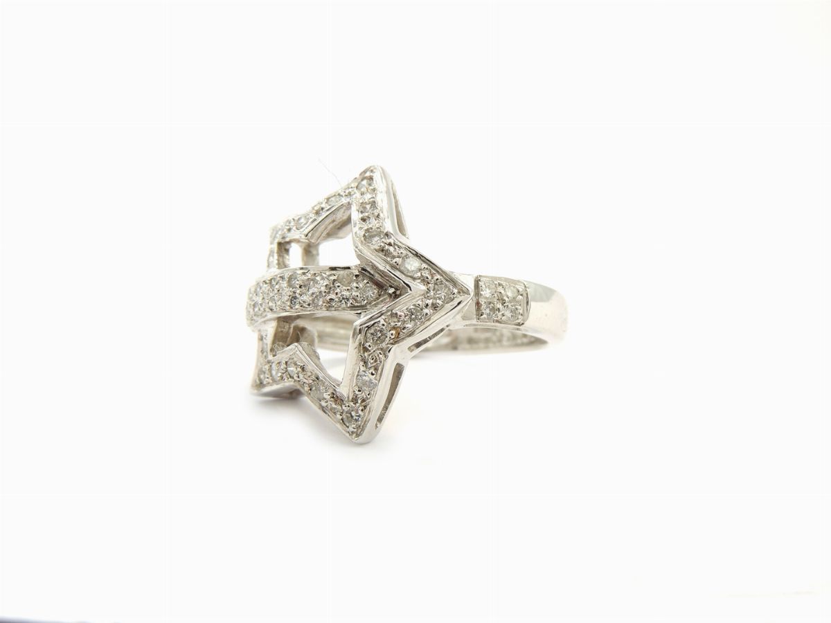 Anello in Oro Bianco con Diamanti