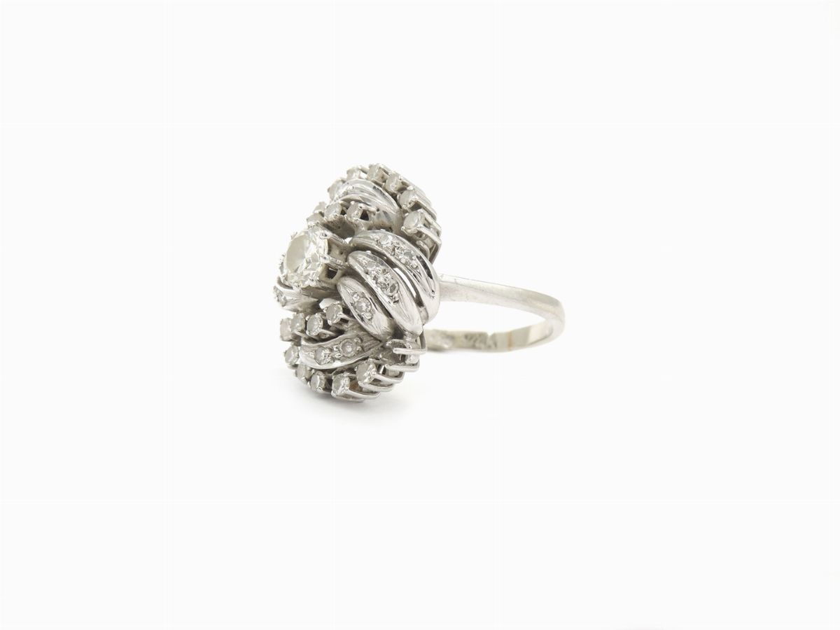 Anello in Oro Bianco con Diamanti
