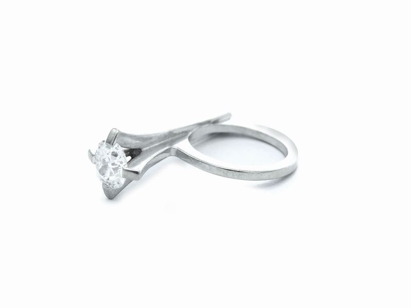 Anello da Mignolo di Design in Oro Bianco con Diamante