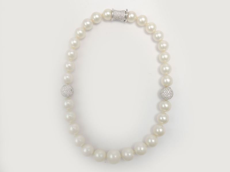 Demi Parure Collana e Orecchini in Oro Bianco, Diamanti e Perle South Sea