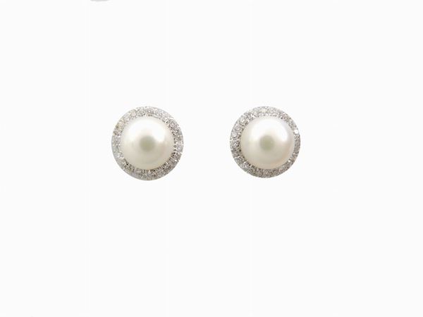 Daisy earrings with diamonds and Akoya cultured pearls