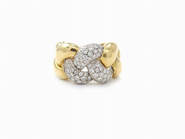 Yellow gold ring with diamonds