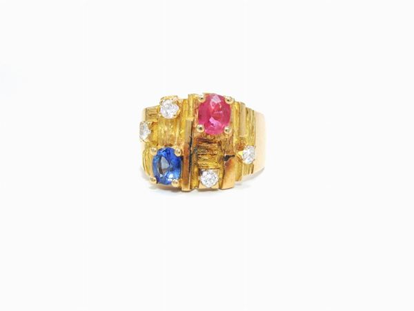 Yellow gold band ring with diamonds, ruby and sapphire