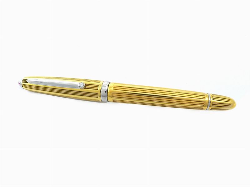 Penna Stilografica Pineider in Oro Giallo e Bianco, Diamante e Pietra Rossa