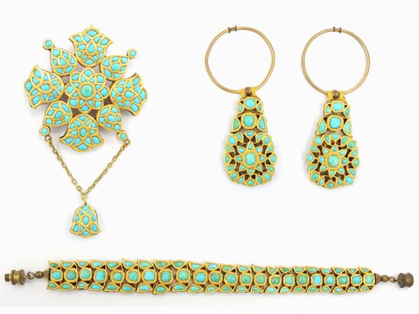 Demi parure of yellow gold bracelet,brooch and ear pendants with turquoise and multicoloured enamels