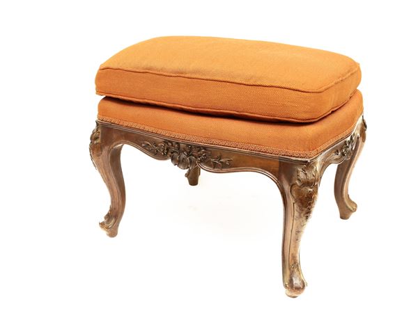 A walnut footstool  - Auction Furniture and paintings from a milanese apartment - Maison Bibelot - Casa d'Aste Firenze - Milano