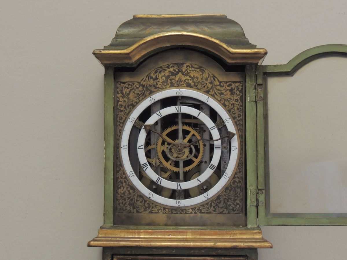 Orologio a Torre in Legno Laccato Verde Salvia