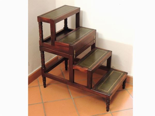 A mahogany library ladder/table