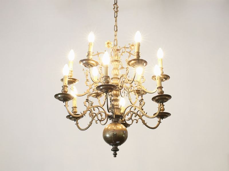 Lampadario Fiammingo in Bronzo