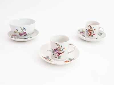 Serie di Dodici Tazzine da Caffè in Porcellana Ginori Doccia